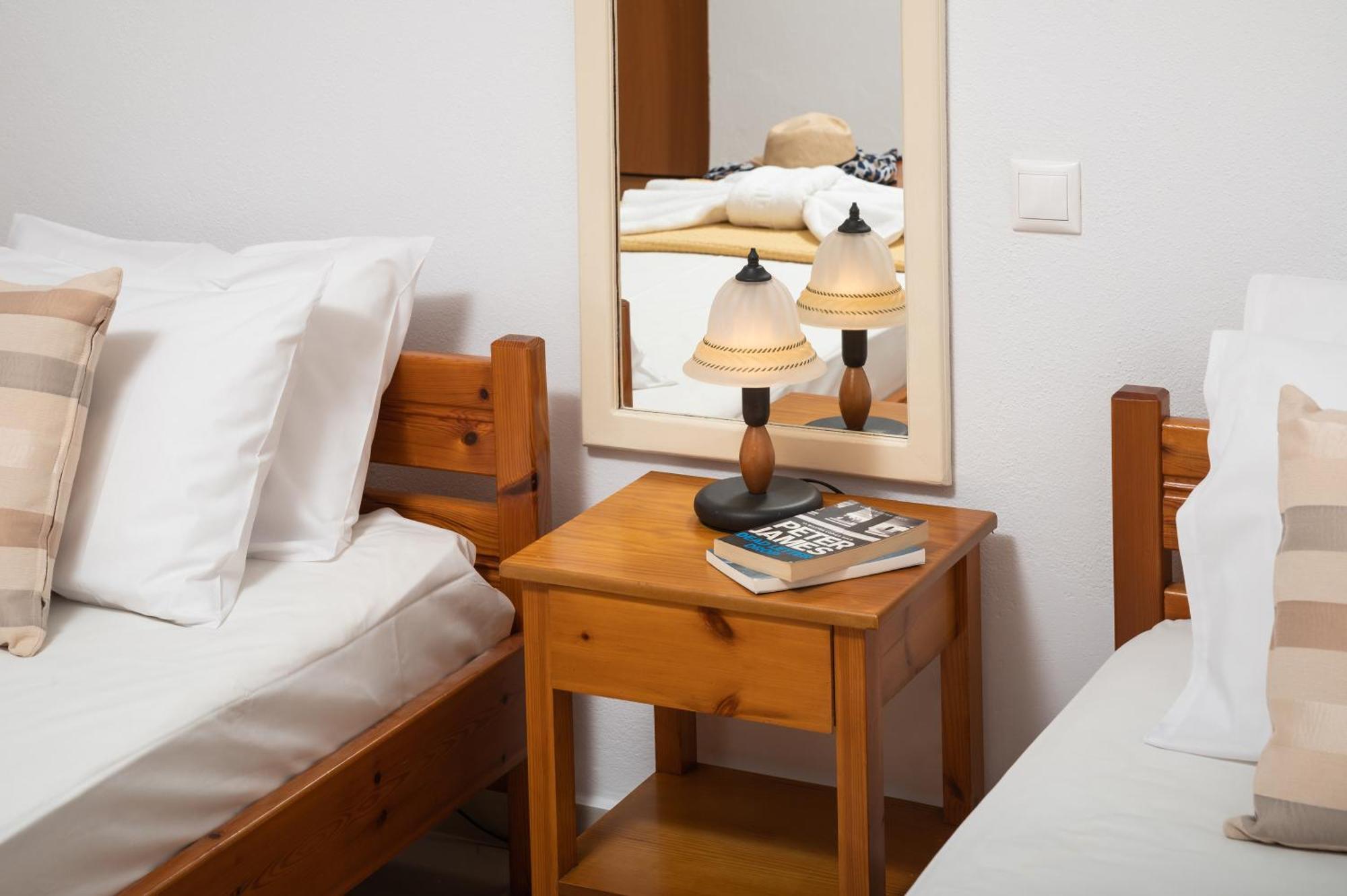 Aphrodite Apartments Kalyves Bagian luar foto